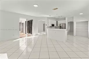 2327 NW 187th Ave, Pembroke Pines, FL 33029 - Photo 18