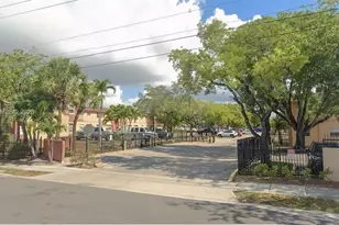 101 NE 41st St, Oakland Park, FL 33334 - Photo 2
