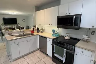 18164 SW 149th Pl, Miami, FL 33187 - Photo 8