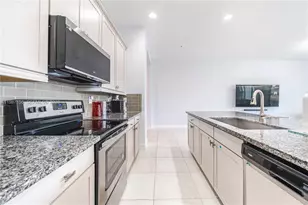 11674 SW 13th Ln, Pembroke Pines, FL 33025 - Photo 8