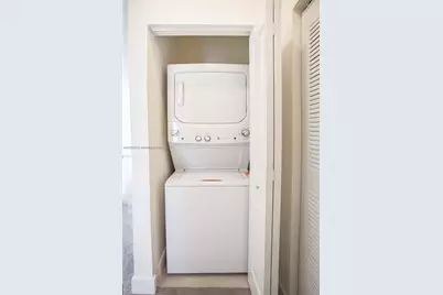 8167 NW 41st St #E-308, Doral, FL 33166 - Photo 14