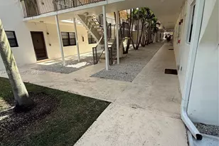 8261 SW 128th St, Pinecrest, FL 33156 - Photo 1