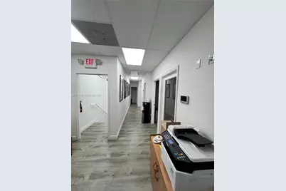 8221 NW 30th Ter, Doral, FL 33198 - Photo 8