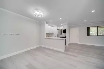 677 Trace Cir #211, Deerfield Beach, FL 33441 - Photo 2