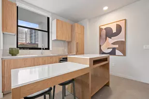 11 NE 6th St, Miami, FL 33132 - Photo 4