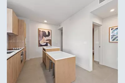 11 NE 6th St #301, Miami, FL 33132 - Photo 6