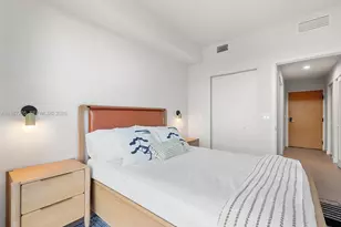 11 NE 6th St, Miami, FL 33132 - Photo 16