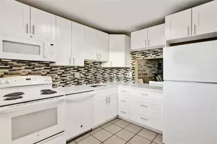 8301 Sands Point Blvd, Tamarac, FL 33321 - Photo 18