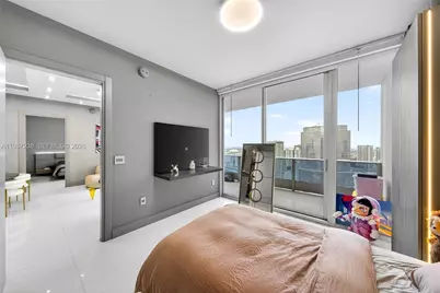 200 Biscayne Boulevard Way #5010, Miami, FL 33131 - Photo 24
