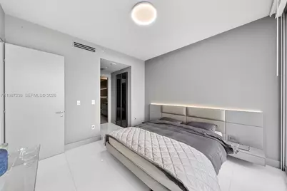200 Biscayne Boulevard Way #5010, Miami, FL 33131 - Photo 32