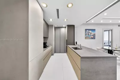 200 Biscayne Boulevard Way #5010, Miami, FL 33131 - Photo 40