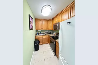 900 NE 18th Avenue #304, Fort Lauderdale, FL 33304 - Photo 2