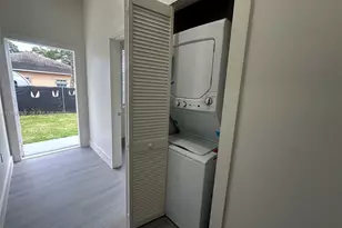 2377 NW 105th St, Miami, FL 33147 - Photo 14