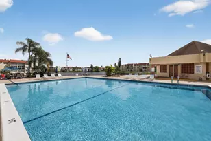 8051 N Sunrise Lakes Dr, Sunrise, FL 33322 - Photo 24