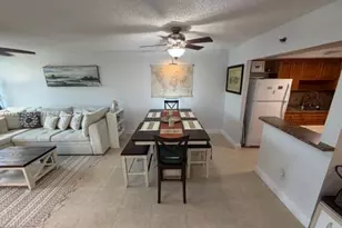 1100 St Charles Pl, Pembroke Pines, FL 33026 - Photo 4