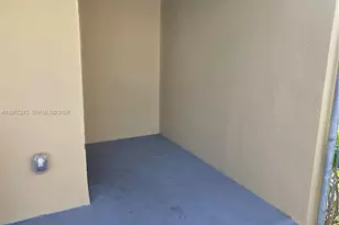 8615 NW 8th St, Miami, FL 33126 - Photo 14