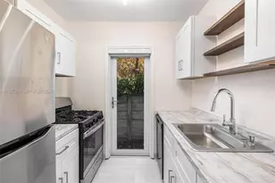 428 Collins Ave, Miami Beach, FL 33139 - Photo 6