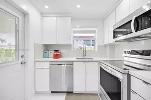 580 Egret Dr, Hallandale Beach, FL 33009 - Photo 8