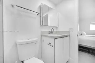 580 Egret Dr, Hallandale Beach, FL 33009 - Photo 28