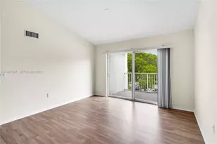 11185 SW 6th St, Pembroke Pines, FL 33025 - Photo 14