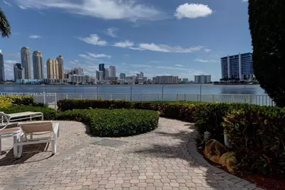 3600 Mystic Pointe Dr #613, Aventura, FL 33180 - Photo 4