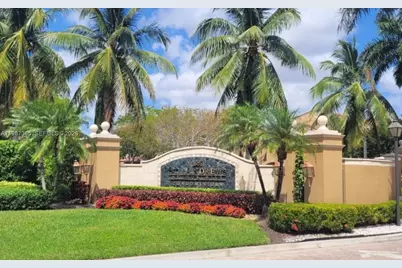 8000 N Nob Hill Rd #107, Tamarac, FL 33321 - Photo 1