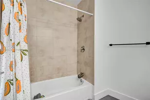 1900 N Bayshore Dr, Miami, FL 33132 - Photo 32