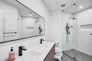 1900 N Bayshore Dr, Miami, FL 33132 - Photo 46