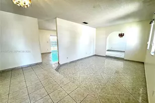 2835 SW 108th Pl, Miami, FL 33165 - Photo 6