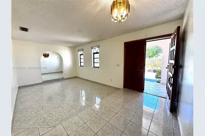 2835 SW 108th Pl, Miami, FL 33165 - Photo 4