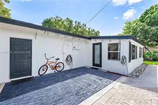 885 Camellia Ct, Plantation, FL 33317 - Photo 36