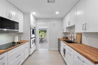 885 Camellia Ct, Plantation, FL 33317 - Photo 6