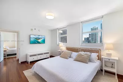 1200 Brickell Bay Dr #2824, Miami, FL 33131 - Photo 8