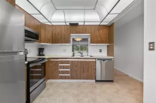 2001 Granada Dr, Coconut Creek, FL 33066 - Photo 8