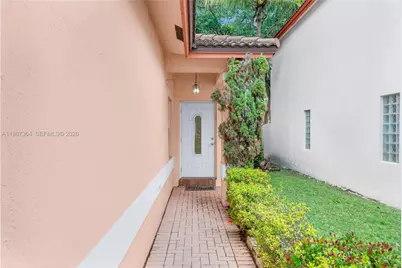 19269 NW 14th St, Pembroke Pines, FL 33029 - Photo 4