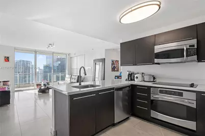 90 SW 3rd St #4301, Miami, FL 33130 - Photo 6