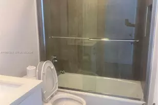 534 NE 195th St, Miami, FL 33179 - Photo 32