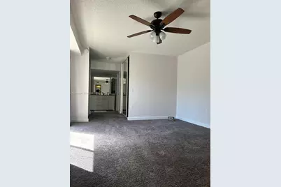 1700 Embassy Dr #204, West Palm Beach, FL 33401 - Photo 14