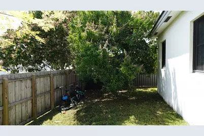 16869 SW 109th Pl, Miami, FL 33157 - Photo 10