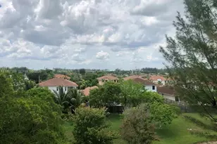 10317 NW 9th St Cir, Miami, FL 33172 - Photo 2