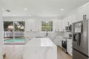12425 NW 54th Ct, Coral Springs, FL 33076 - Photo 4
