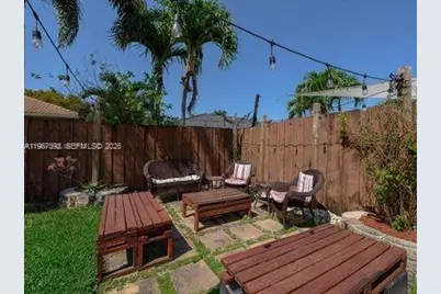 16834 NW 89th Ct, Miami Lakes, FL 33018 - Photo 4