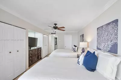5555 Collins Ave #11A, Miami Beach, FL 33140 - Photo 2