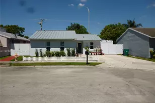 19372 SW 119th Ct, Miami, FL 33177 - Photo 2