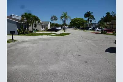 19372 SW 119th Ct, Miami, FL 33177 - Photo 4