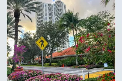 3530 Mystic Pointe Dr #1412, Aventura, FL 33180 - Photo 6