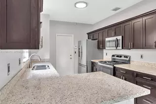 1498 SW 106th Ave, Pembroke Pines, FL 33025 - Photo 16