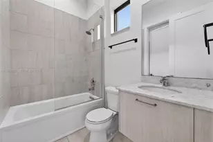 8237 NW 43rd St, Doral, FL 33166 - Photo 16