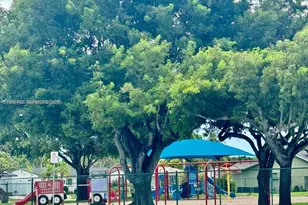 10616 NW 10th St, Pembroke Pines, FL 33026 - Photo 42