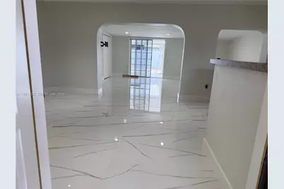 11602 NW 58th Ave, Hialeah, FL 33012 - Photo 4